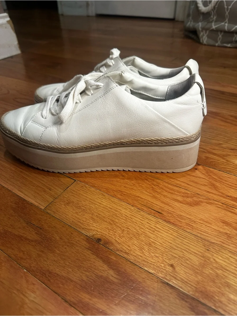 Dolce Vita Tinley Ivory Platform Sneakers 9.5